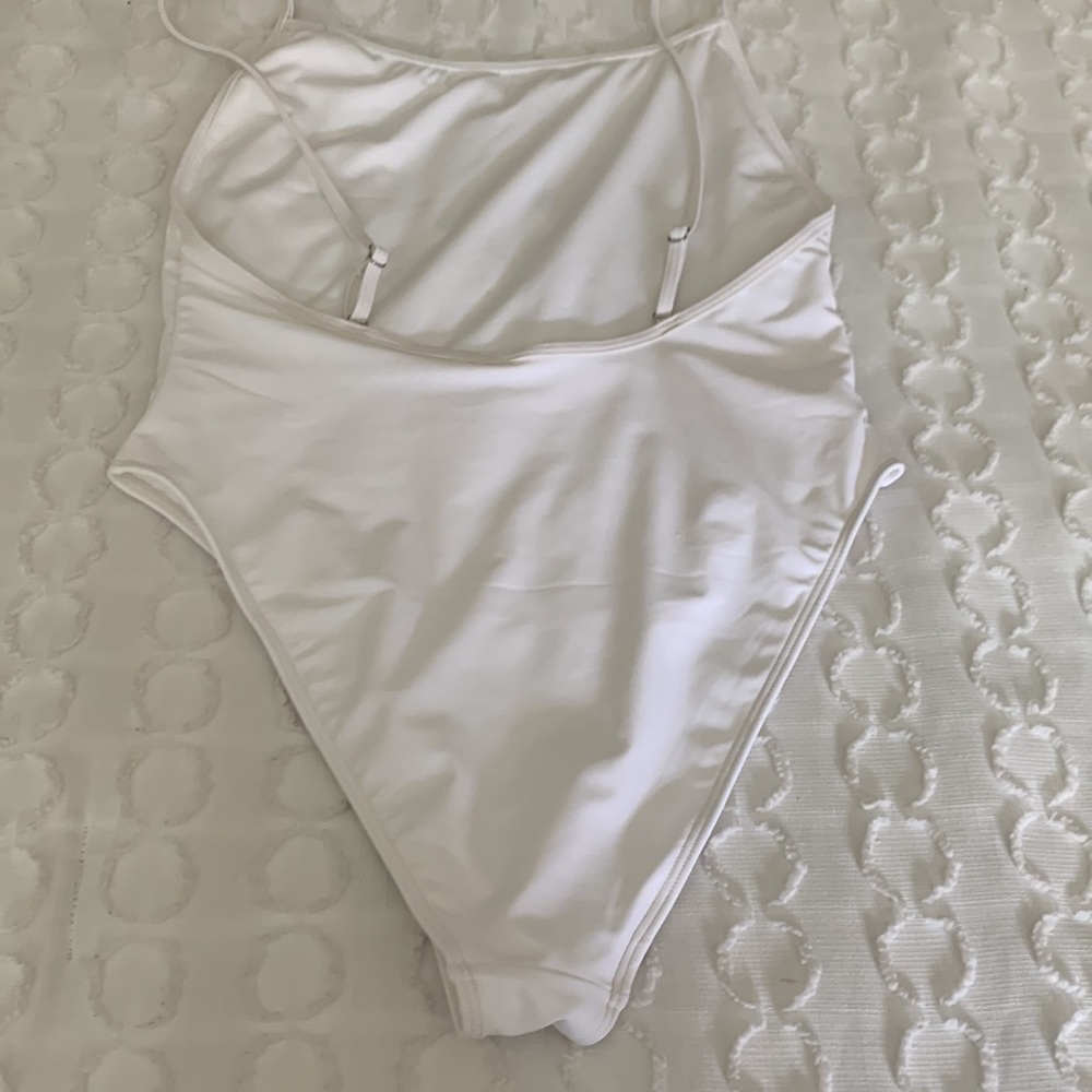 Swimsuit 🩱 - Picture 2 of 2